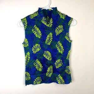 Silky textured top blue green palm pattern sleeveless raised neck v-neck size XS